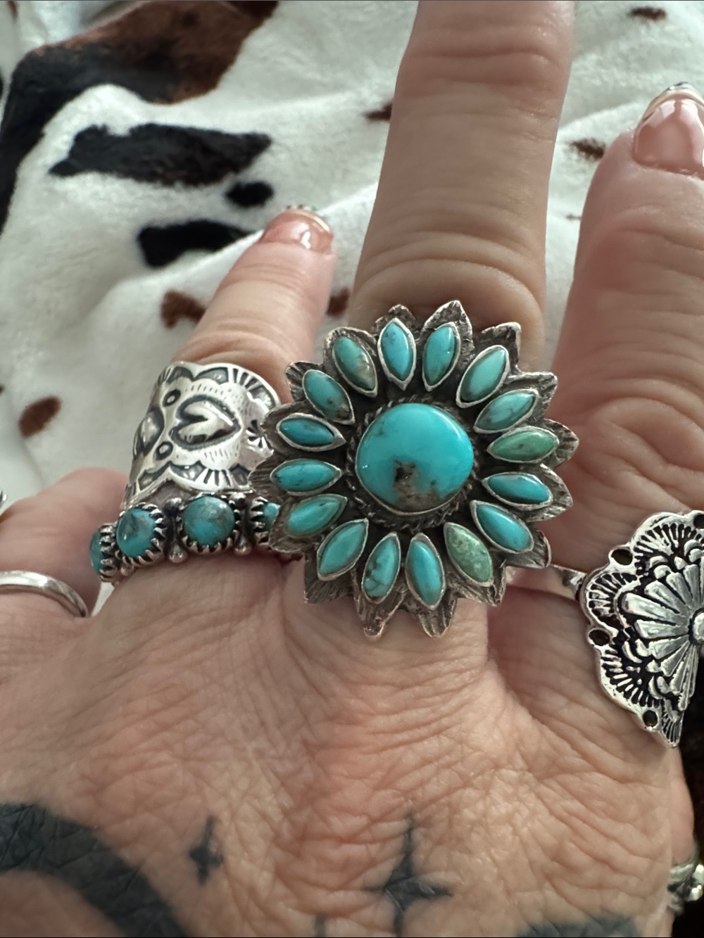 Vintage Turquoise Flower Burst Cocktail Ring - Silver Tone
